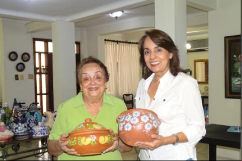 María Luisa con su hija María Nela Añez