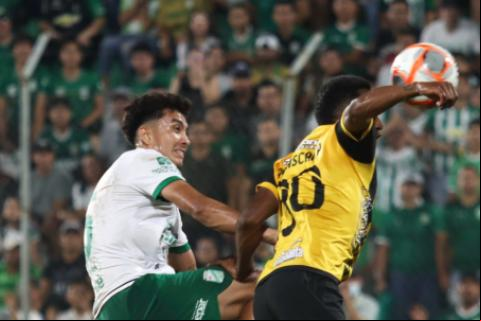 Franz González, jugador de Oriente Petrolero.