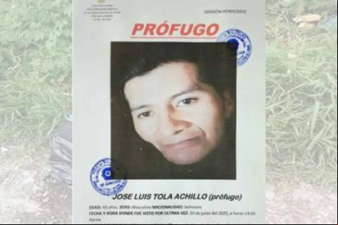 El hombre acusado es  buscado por la Policía