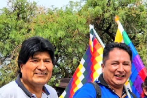 Evo Morales junto al dirigente intercultural, Enrique Mamani.