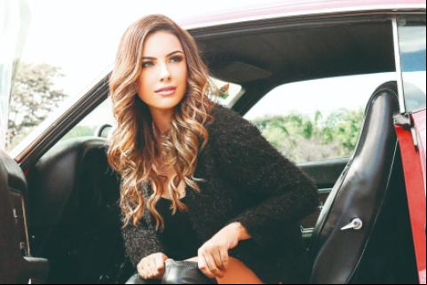 Natali Justiniano, periodista e influencer /Foto: Ricardo Valdivia, arreglo personaal: Andrea Suárez Beauty Studio