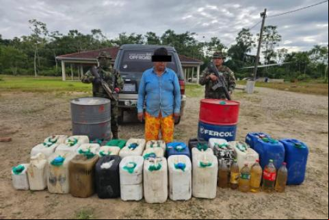 Intervienen vehículo con bidones de gasolina en operativo de control en El Chore