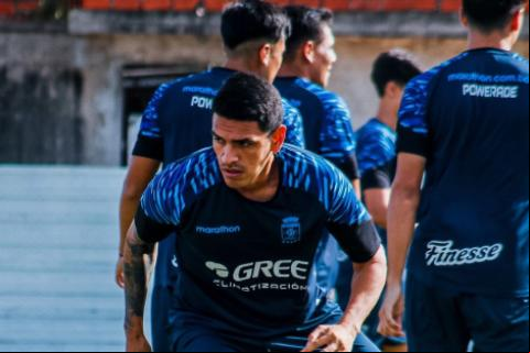 Richet Gómez volvió al primer plantel de Blooming.